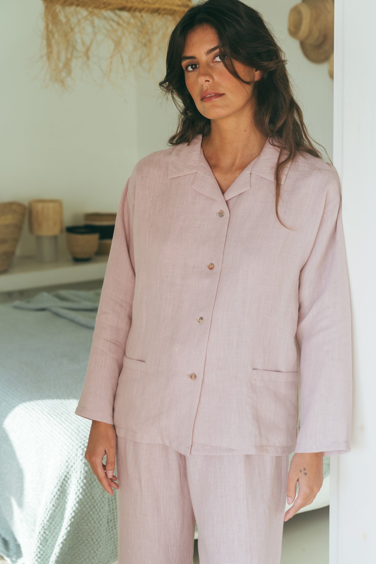 Snooze pyjamaset met lange mouwen van linnen in de kleur Dusty Rose.